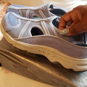 easy spirit slingback sneakers